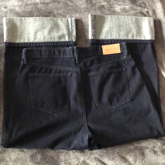 💙BCBG MaxAzria Crop Jean💙 - Picture 2 of 7